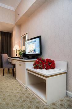 New Plum Garden Seasons Hotel - Shenzhen Zhucun  Zewnętrze zdjęcie