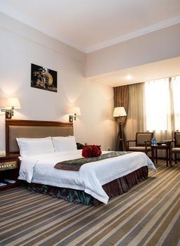 New Plum Garden Seasons Hotel - Shenzhen Zhucun  Zewnętrze zdjęcie
